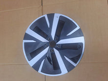 Load image into Gallery viewer, 1x Alufelge 18 Zoll 3J0601025D VW Passat Rim Wheel FEL3320079934dg