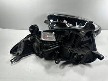 Load image into Gallery viewer, Frontscheinwerfer Renault Captur I 260105570R 260608385R LED Ein Satz Headlight SCH8677135051qv