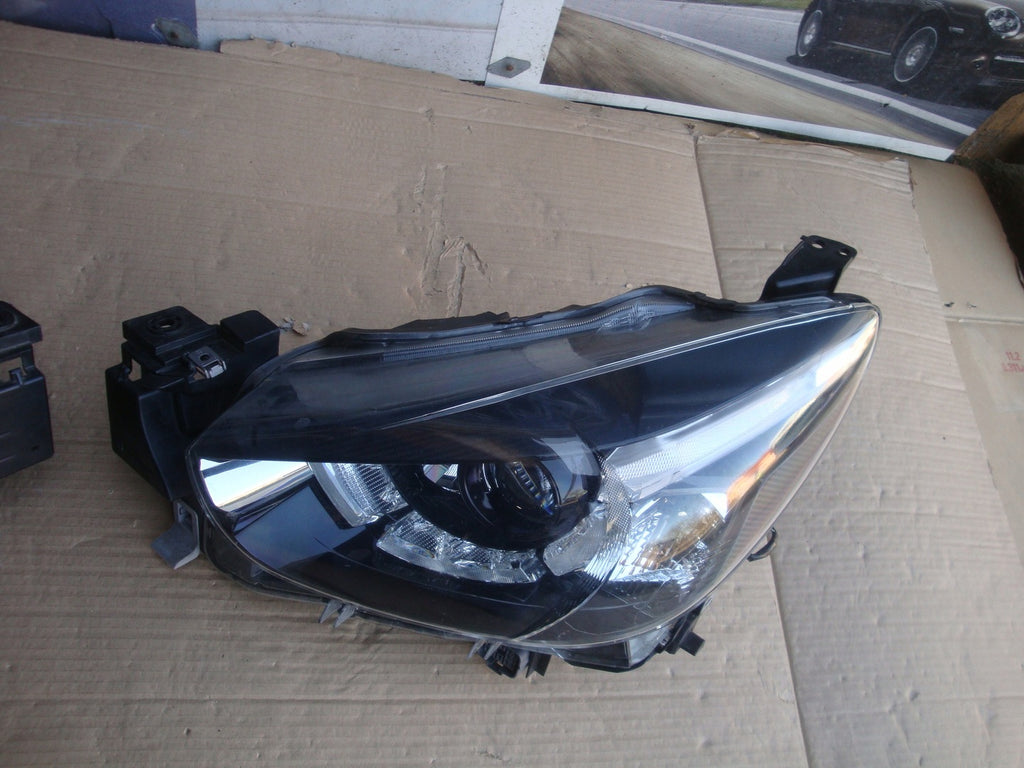 Frontscheinwerfer Mazda II Full LED Ein Stück (Rechts oder Links) Headlight