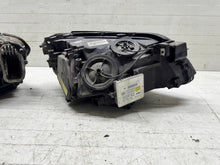 Laden Sie das Bild in den Galerie-Viewer, Frontscheinwerfer BMW 7 F01 F02 7182149 7182150 Xenon Ein Satz Headlight SCH2058605802rn