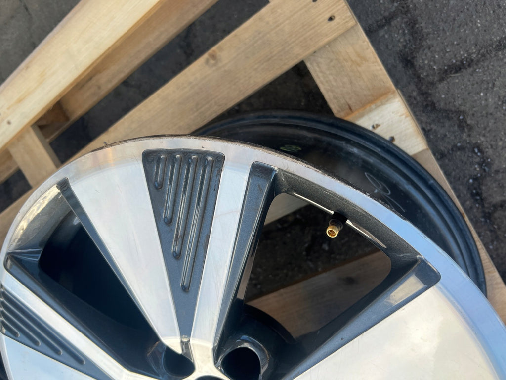 1x Alufelge 19 Zoll 8.5" 5x112 36ET Glanz Graphit 4KE601025AK Audi E Tron Mg FEL6603472404nj