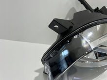 Laden Sie das Bild in den Galerie-Viewer, Frontscheinwerfer Renault Twingo III 260600966R Links Scheinwerfer Headlight