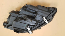 Laden Sie das Bild in den Galerie-Viewer, Frontscheinwerfer Mercedes-Benz W246 A2468205361 Links Scheinwerfer Headlight SCH1400998064zv