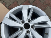 Load image into Gallery viewer, 1x Alufelge 15 Zoll 5.5" 5x100 Glanz 2G0601025N VW Polo Rim Wheel FEL8353480230py
