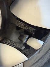 Laden Sie das Bild in den Galerie-Viewer, 1x Alufelge 18 Zoll 6.5" 5x112 42ET 5A45271 BMW 2 Rim Wheel FEL6420515067cw