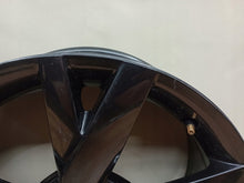 Laden Sie das Bild in den Galerie-Viewer, 1x Alufelge 17 Zoll 6.5&quot; 5x112 46ET Glanz Silber 5E3601025 Skoda Octavia 5e3