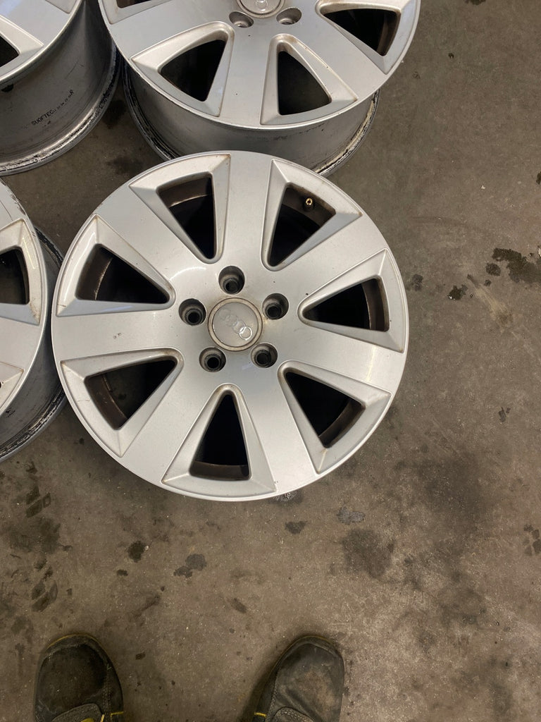 4x Alufelge 16 Zoll 7.0" 5x112 42ET Glanz Silber Audi Rim Wheel