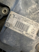 Load image into Gallery viewer, Frontscheinwerfer VW Passat 3C0941751G Xenon Links Scheinwerfer Headlight SCH7042566759ho