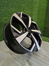 Load image into Gallery viewer, 1x Alufelge 19 Zoll 7.0" 5x114.3 D0300-HV05B Nissan Qashqai II J11 Rim Wheel FEL1856960538lp