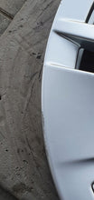 Load image into Gallery viewer, 1x Alufelge 19 Zoll 8.0" 5x112 45ET Glanz Silber 5LA601025C Skoda Karoq Enyaq FEL6541508777nm