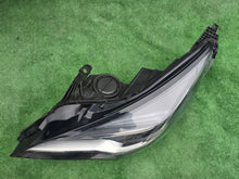Laden Sie das Bild in den Galerie-Viewer, Frontscheinwerfer Opel Astra 39047198 Links Scheinwerfer Headlight SCH5471846586mx