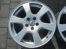 Load image into Gallery viewer, 4x Alufelge 17 Zoll 7.5" 5x108 55ET Glanz Silber 30671480 Volvo I Rim Wheel FEL1011951689go