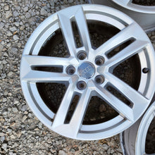 Laden Sie das Bild in den Galerie-Viewer, 4x Alufelge 17 Zoll 7.0" 5x112 42ET Glanz Silber 8W0601025P Audi A4 B8 Rim Wheel FEL6387461937sy