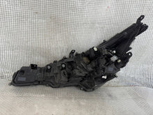 Laden Sie das Bild in den Galerie-Viewer, Frontscheinwerfer Toyota Corolla 81110-02S70 Full LED Rechts Headlight SCH6337361137kd