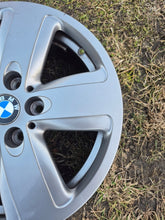 Laden Sie das Bild in den Galerie-Viewer, 1x Alufelge 16 Zoll 7.0" 5x112 47ET 6897609 BMW 1 F40 Rim Wheel FEL2431754049li
