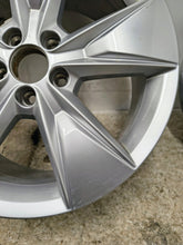 Laden Sie das Bild in den Galerie-Viewer, 1x Alufelge 18 Zoll 7.5&quot; 5x108 50 5ET 31680200 Volvo S60 V60 Rim Wheel