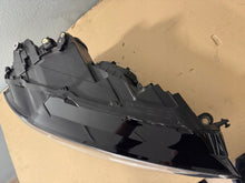 Load image into Gallery viewer, Frontscheinwerfer VW Golf Sportsvan I 517 517941032 Rechts Headlight SCH3269808118ow