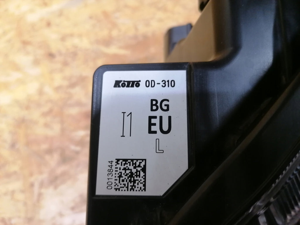 Frontscheinwerfer Toyota Yaris Cross 0D-310 LED Links Scheinwerfer Headlight SCH1560064748ha