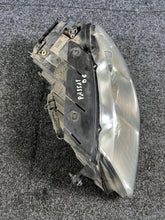 Laden Sie das Bild in den Galerie-Viewer, Frontscheinwerfer VW Passat 3C0941751G Bi-Xenon Links Scheinwerfer Headlight