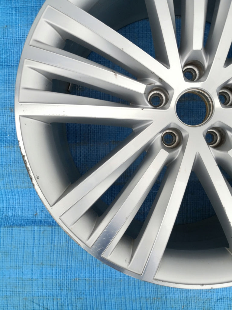 1x Alufelge 19 Zoll 8.0" 5x112 44ET Glanz Graphit 8W0601025H Mg Superb Iii FEL2911309660kd