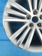 Laden Sie das Bild in den Galerie-Viewer, 1x Alufelge 19 Zoll 8.0" 5x112 44ET Glanz Graphit 8W0601025H Mg Superb Iii FEL2911309660kd