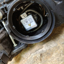 Laden Sie das Bild in den Galerie-Viewer, Frontscheinwerfer Skoda Superb 3V1941016A Xenon Rechts Scheinwerfer Headlight SCH1194427321rj