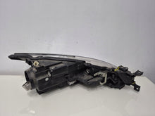 Laden Sie das Bild in den Galerie-Viewer, Frontscheinwerfer Mazda II Bi-Xenon Links Scheinwerfer Headlight SCH5860363896fl