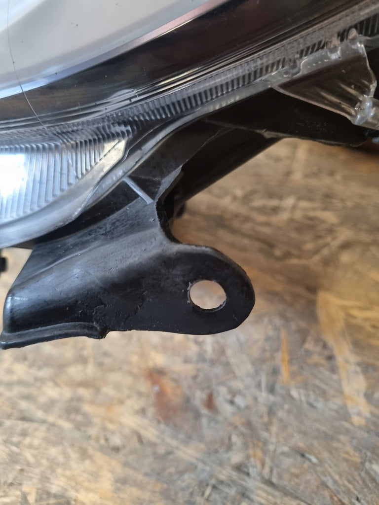 Frontscheinwerfer Toyota 4 Yaris 132178 EUK0-8 FULL LED Links Headlight