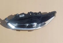 Laden Sie das Bild in den Galerie-Viewer, Frontscheinwerfer Ford Mondeo DS73-13W030-EA Links Scheinwerfer Headlight SCH3190045409tb