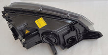 Load image into Gallery viewer, Frontscheinwerfer Skoda Yeti 5L1941015C Xenon Links Scheinwerfer Headlight