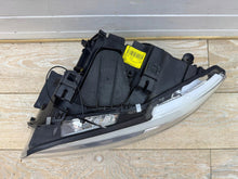 Load image into Gallery viewer, Frontscheinwerfer BMW E93 E92 7263052 7255724 7273203 Xenon Rechts oder Links SCH6246060117tb