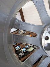 Load image into Gallery viewer, 1x Alufelge 18 Zoll 9.0&quot; 5x112 33ET A2574010200 Mercedes-Benz Cls C257 Rim Wheel