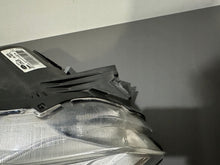 Laden Sie das Bild in den Galerie-Viewer, Frontscheinwerfer Ford Kuga CV44-13005-AG Xenon Rechts Scheinwerfer Headlight SCH8880258307tx