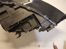 Laden Sie das Bild in den Galerie-Viewer, Frontscheinwerfer Audi A4 8K0941004C 8K09415970301240272 Rechts Headlight SCH8712516619jd