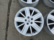 Laden Sie das Bild in den Galerie-Viewer, 1x Alufelge 17 Zoll 7.0" 5x108 Glanz Silber 8200367646 Renault Laguna Rim Wheel FEL8627657578td