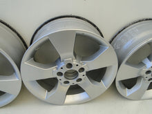 Laden Sie das Bild in den Galerie-Viewer, 4x Alufelge 17 Zoll 7.5" 5x112 47 5ET Glanz Silber A2044013602 Mercedes-Benz FEL7045439477ne