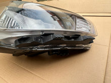 Load image into Gallery viewer, Frontscheinwerfer Kia Rio IV 92108-H8 Rechts Scheinwerfer Headlight