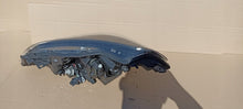 Laden Sie das Bild in den Galerie-Viewer, Frontscheinwerfer Toyota Yaris 81110-0D35006 Rechts Scheinwerfer Headlight SCH4346256441wz
