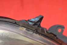 Laden Sie das Bild in den Galerie-Viewer, Frontscheinwerfer Toyota Auris 1086974-81110-02480 Rechts Scheinwerfer Headlight SCH6350292014vs