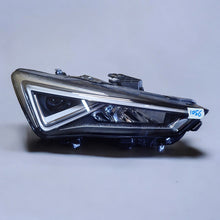 Laden Sie das Bild in den Galerie-Viewer, Frontscheinwerfer Seat Tarraco 5FG941008E Rechts Scheinwerfer Headlight