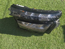 Laden Sie das Bild in den Galerie-Viewer, Frontscheinwerfer Skoda Kamiq 658941015 LED Links Scheinwerfer Headlight SCH6374527330ac