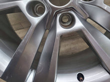 Laden Sie das Bild in den Galerie-Viewer, 1x Alufelge 18 Zoll 5x112 57A601025E Skoda Karoq Rim Wheel FEL5250434269ij