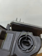 Laden Sie das Bild in den Galerie-Viewer, Frontscheinwerfer Tesla Model 3 1077372-10 Vorderseite Scheinwerfer Headlight