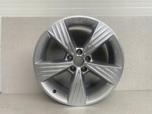Laden Sie das Bild in den Galerie-Viewer, 1x Alufelge 19 Zoll 8.0" 5x112 45ET 89A601025AM Audi Q4 Rim Wheel FEL2069305690np