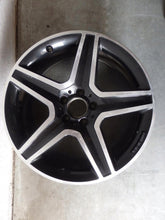 Load image into Gallery viewer, 1x Alufelge 19 Zoll 8.0" 5x112 43 5ET A1564012400 Mercedes-Benz Gla Amg FEL5019727150ct