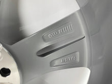 Laden Sie das Bild in den Galerie-Viewer, 1x Alufelge 18 Zoll 7.0" 5x112 43ET 8U0601025 Audi Q3 Rim Wheel FEL6172763792ze