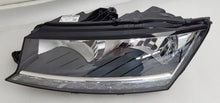 Load image into Gallery viewer, Frontscheinwerfer Skoda Fabia III 6V1941015D Links Scheinwerfer Headlight