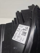 Laden Sie das Bild in den Galerie-Viewer, Frontscheinwerfer Skoda Enyaq 5LB941015 Full LED Ein Stück (Rechts oder Links)