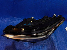 Laden Sie das Bild in den Galerie-Viewer, Frontscheinwerfer VW Golf VIII 5H1941005A LED Links Scheinwerfer Headlight SCH6549406277he