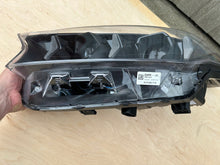 Load image into Gallery viewer, Frontscheinwerfer Kia Xceed J792112010 J7921-61550 Links Scheinwerfer Headlight